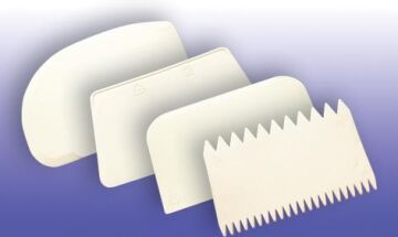 PLASTİK KAZIYICI-TARAK SET 4'LÜ